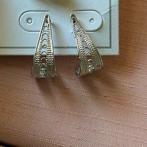 Stunning silver earrings!